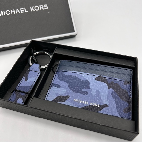 Michael Kors Card Case & Key Holder Set - Picture 2 of 9